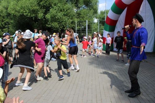 В День семьи, любви и верности в Заинске прошел праздник для детей