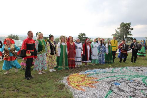 Фестиваль добрососедства «Наш двор» проходит в Заинске