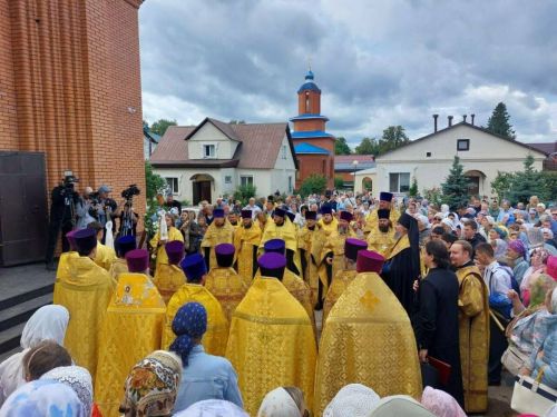 В посёлке Красный Ключ освятили новый храм с купелью для крещения взрослых