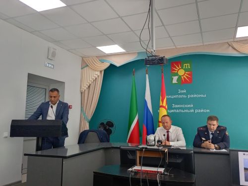 Дороги под контролем: в Заинске обсудили меры по повышению безопасности дорожного движения
