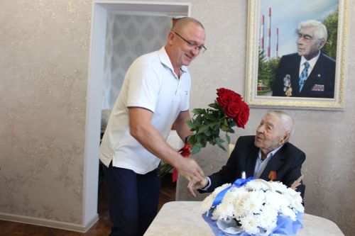 Легендарному фронтовику Заинска Леониду Мачтакову исполнилось 102 года