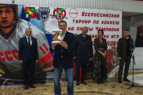 Зәйдә Боз сараеның исемен Олимпия чемпионы Евгений Давыдов хөрмәтенә үзгәрттеләр