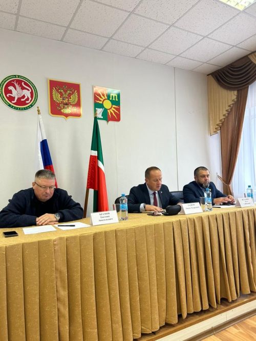 В Заинске продолжаются встречи руководства района с трудовыми коллективами и населением города и района