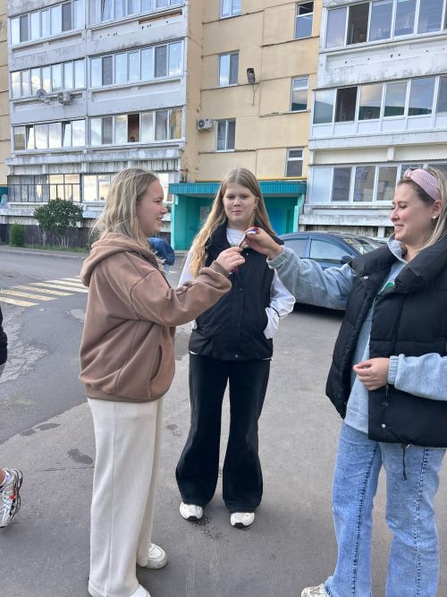 Заинская молодежь поздравила земляков с Днем государственного флага