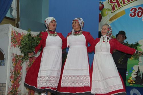 С песней, пирогом и вениками: удмуртский ансамбль «Иськавын» покорил жителей Александровская Слобода