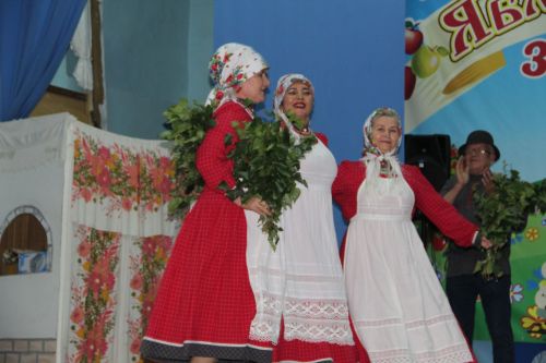 С песней, пирогом и вениками: удмуртский ансамбль «Иськавын» покорил жителей Александровская Слобода