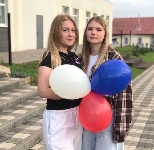 Заинская молодежь поздравила земляков с Днем государственного флага