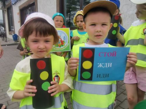 «Уймак кыз» балалары Халыкара светофор көнен билгеләп үттеләр