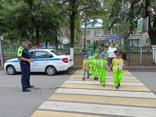 Совместное патрулирование в Заинске: дети и взрослые за безопасность на дорогах