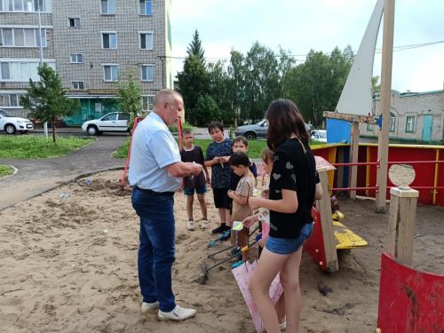 «Минем ишегалды лагере»на йөрүчеләр юл кагыйдәләрен искә төшерделәр
