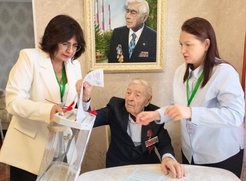 В Заинске ветеран Великой Отечественной войны выполнил свой гражданский долг