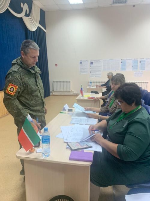 Зәй районында махсус хәрби операция ветераны Татарстан Рәисен сайлауларда үз тавышын бирде