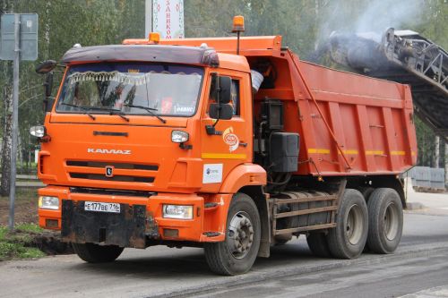 Зәйнең Җиңү проспектында урам юлын төзекләндерүгә керештеләр