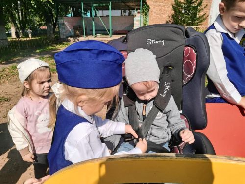 “Уймак кыз” бакчасында “Юлда баланың урыны – автокреслода” дигән дәрес узды