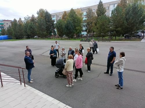 Зәйдә автоинспекторлар мәктәпләрдә ата-аналар белән балалар иминлеге турында сөйләшә