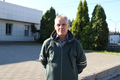 Машина төзүчеләр династиясе башында тора