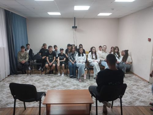 В Заинске чествуют героев СВО и заботятся о памяти павших