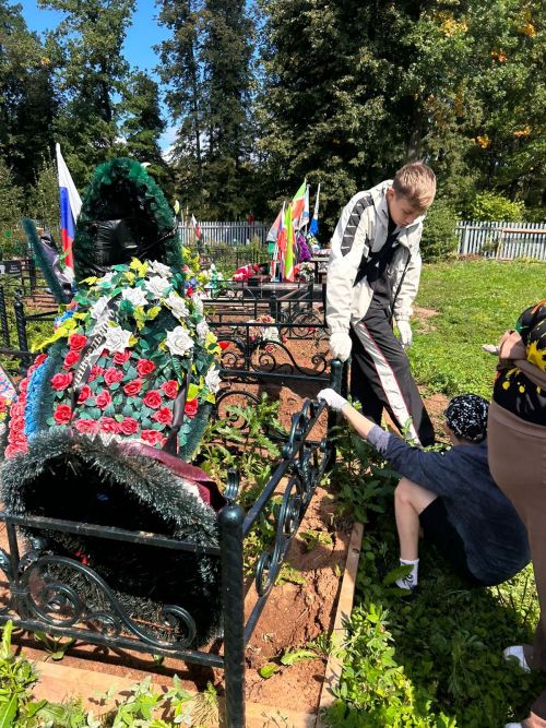 В Заинске чествуют героев СВО и заботятся о памяти павших