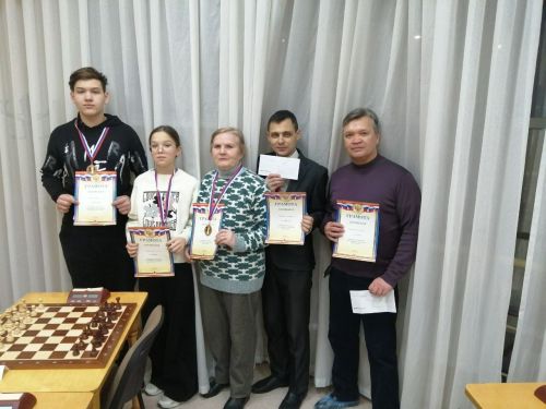 Шахмат осталары көч сынашты