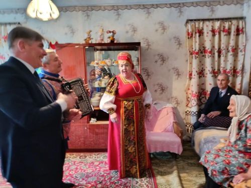 В Заинске с 97-летием поздравили труженицу тыла Марию Корноухову