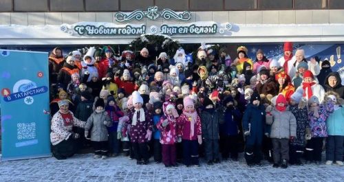 «Ярмарка зимы» в Заинске: педагоги ДК «Энергетик» устроили сказочный праздник