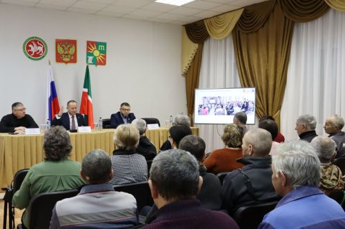 В Заинске продолжаются встречи руководства района с трудовыми коллективами