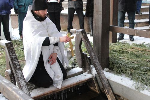 На роднике «Святой ключ» в Заинском районе в праздник Крещения было многолюдно