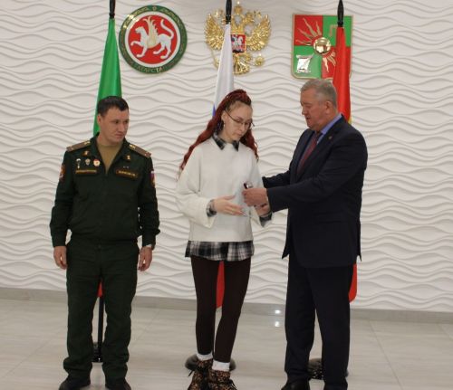 Зәйдә махсус хәрби операциядә һәлак булган геройларның гаиләләренә дәүләт бүләкләре тапшырылды