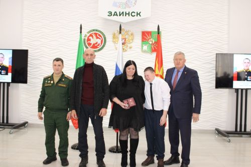 Зәйдә махсус хәрби операциядә һәлак булган геройларның гаиләләренә дәүләт бүләкләре тапшырылды