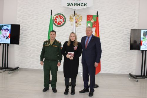 В Заинске почтили память погибших участников СВО