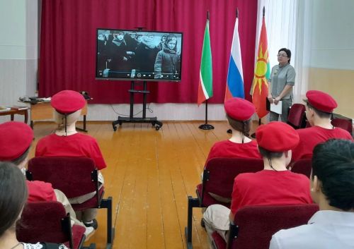Зәй мәктәбендә камалыштагы Ленинградтан килгән 217 бала укыган