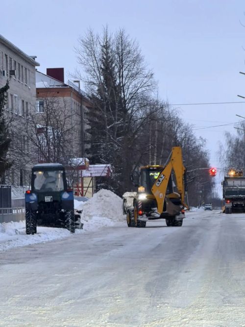 Актуальная информация: Уборка снега на улице Октябрьской