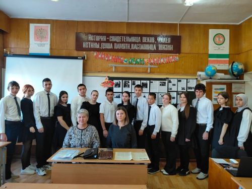 Школьники Заинска узнали о земляках-ветеранах в День белых журавлей
