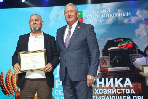 Зәй  игенчеләрен «Уңыш бәйрәме»ндә хөрмәтләделәр: фоторепортаж