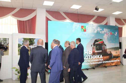 Зәй  игенчеләрен «Уңыш бәйрәме»ндә хөрмәтләделәр: фоторепортаж