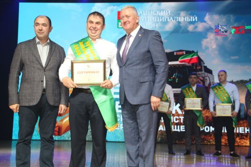 Зәй  игенчеләрен «Уңыш бәйрәме»ндә хөрмәтләделәр: фоторепортаж