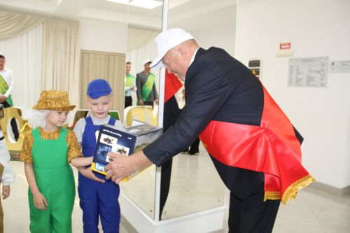 Зәй  игенчеләрен «Уңыш бәйрәме»ндә хөрмәтләделәр: фоторепортаж