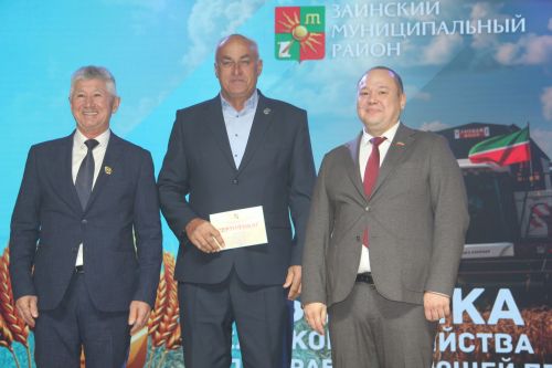 Зәй  игенчеләрен «Уңыш бәйрәме»ндә хөрмәтләделәр: фоторепортаж