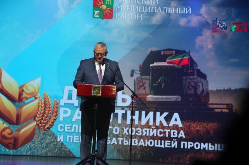Зәй  игенчеләрен «Уңыш бәйрәме»ндә хөрмәтләделәр: фоторепортаж