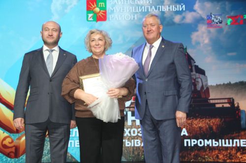Зәй  игенчеләрен «Уңыш бәйрәме»ндә хөрмәтләделәр: фоторепортаж