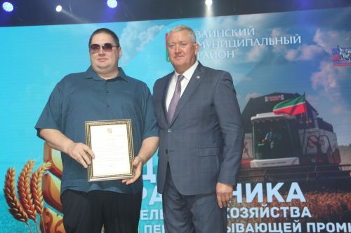 Зәй  игенчеләрен «Уңыш бәйрәме»ндә хөрмәтләделәр: фоторепортаж