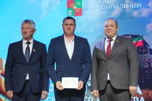 Зәй  игенчеләрен «Уңыш бәйрәме»ндә хөрмәтләделәр: фоторепортаж