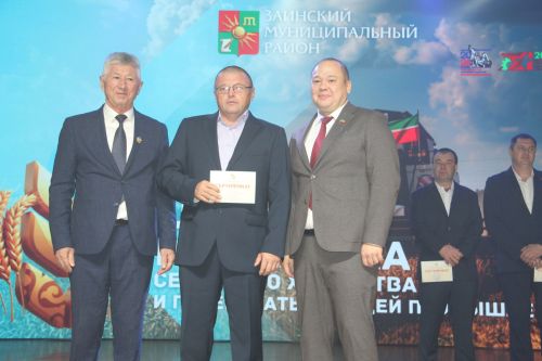 Зәй  игенчеләрен «Уңыш бәйрәме»ндә хөрмәтләделәр: фоторепортаж