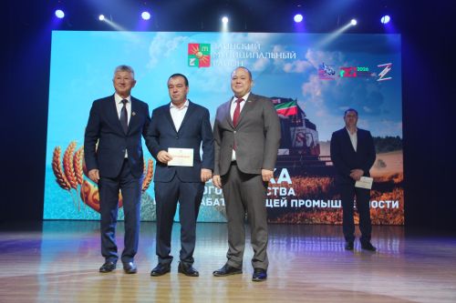 Зәй  игенчеләрен «Уңыш бәйрәме»ндә хөрмәтләделәр: фоторепортаж