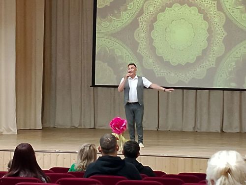 В ГДК Мирного открыли творческий сезон «Добро пожаловать!»