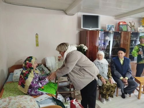 Зәйдә тыл хезмәтчәнен 94 яше белән котладылар