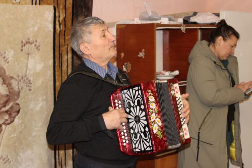В Заинском районе волонтеры плетут 548-ю сеть: репортаж из села Керекес