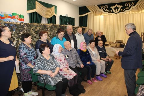 Карманлылар кичләрне маскировка челтәрләре үреп, окоп шәмнәре ясап үткәрә