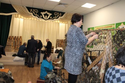 Карманлылар кичләрне маскировка челтәрләре үреп, окоп шәмнәре ясап үткәрә