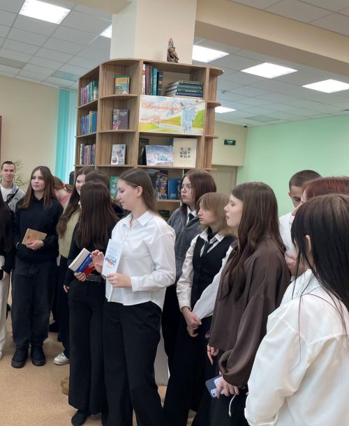 В Центральной библиотеке открылась выставка «Решаем, думаем, выбираем» к Дню избирателя